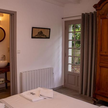 Une Suite Au Jardin Hyenville Exteriör bild