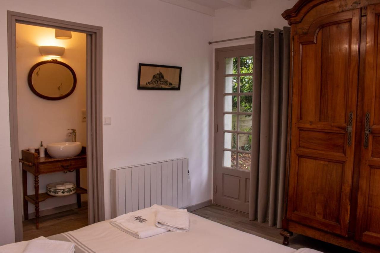 Une Suite Au Jardin Hyenville Exteriör bild